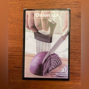 NIB Onion Cutter Kitchen Tool